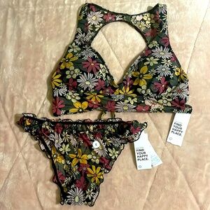 Gilly hicks set